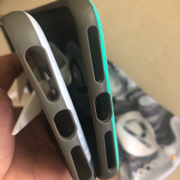Bundle of loopy iPhone 8 Plus cases - Picture 3 of 6